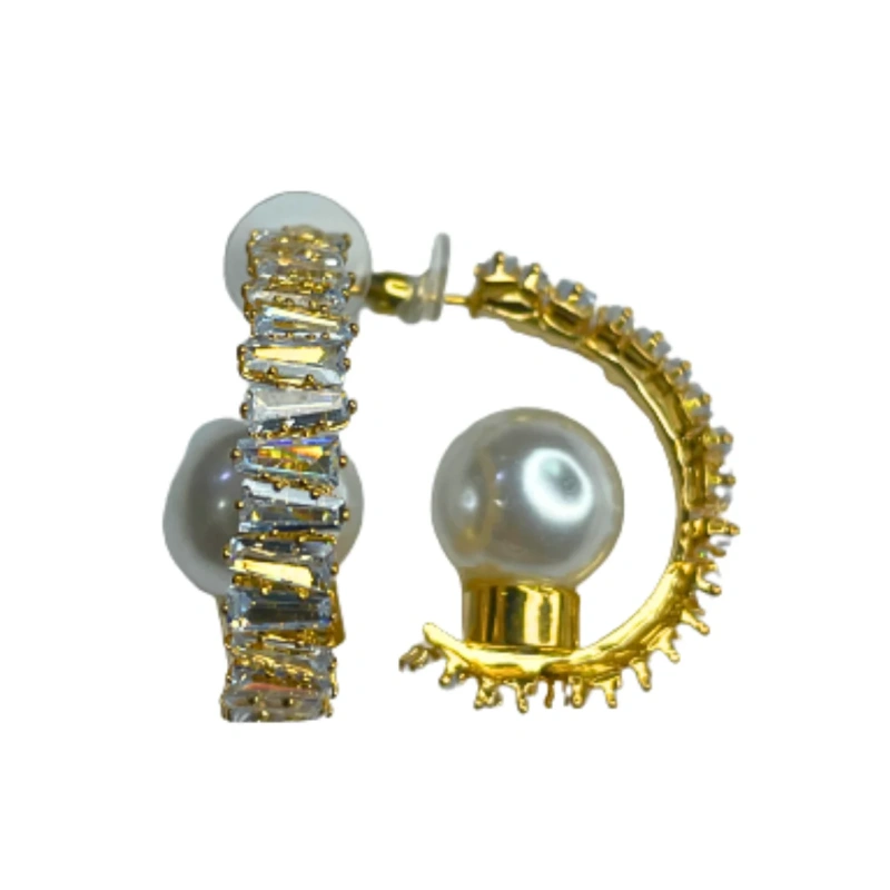 Image of Pearl And Crystal Earring